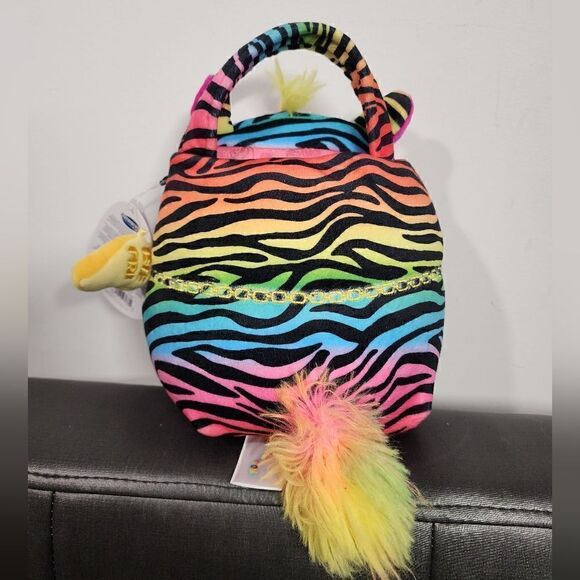 New Squishmallows 7" Ester Valentine's Buddy Buckets Safiya - Picture 4 of 5